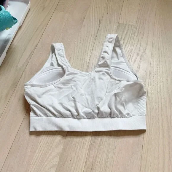 BUY 1 GET 1 FREE white sewn in cup bra lounge sport medium - Picture 2 of 5